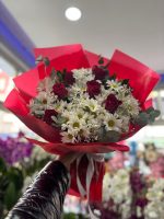 Kırmızı Gül ve Papatya Buketi – Romantik Karışık Çiçek