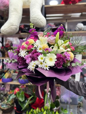 Lilyum ve Renkli Gül Buketi – Premium Karışık Çiçek